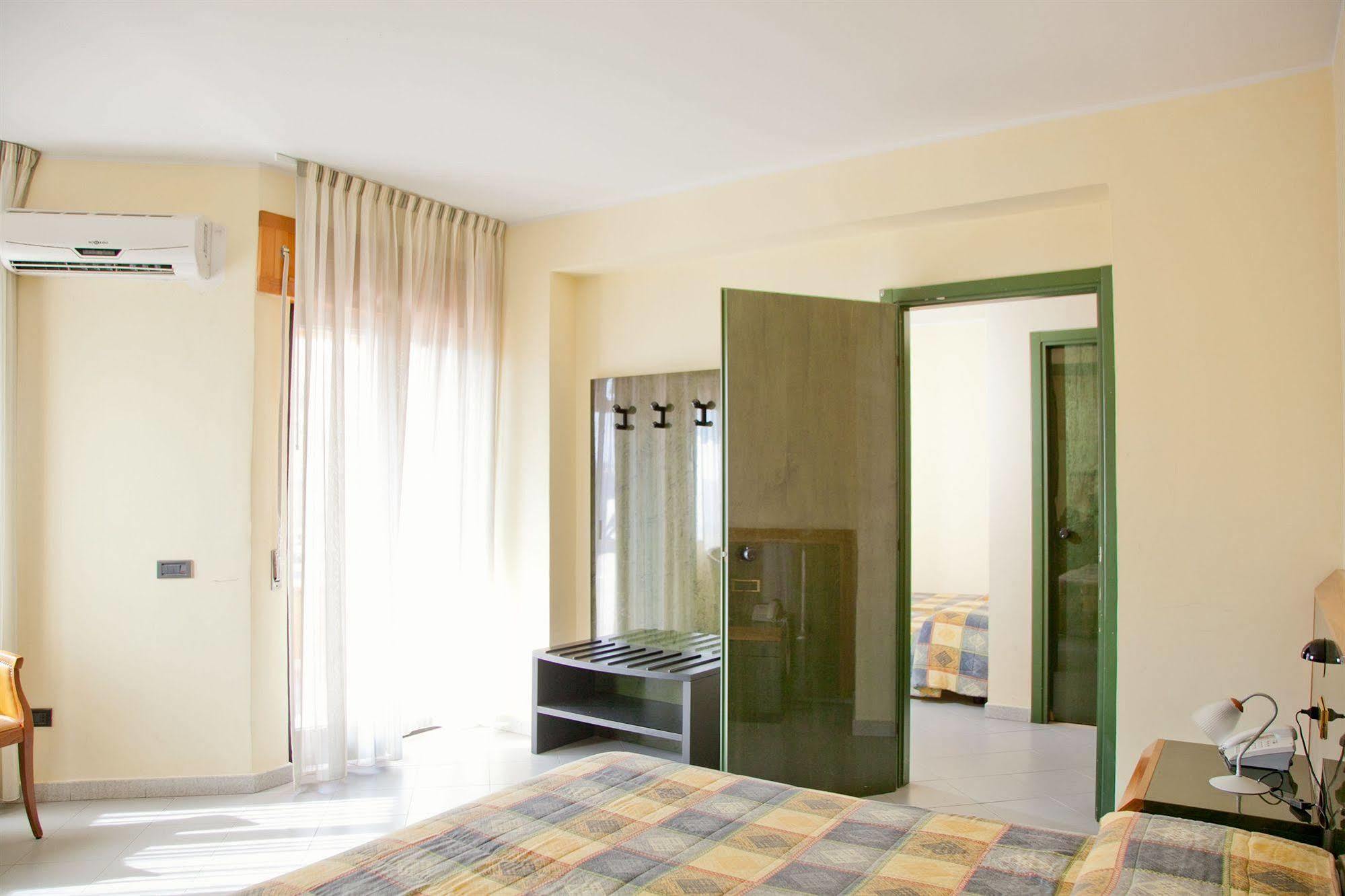 Hotel Melissa Torre Melissa Buitenkant foto