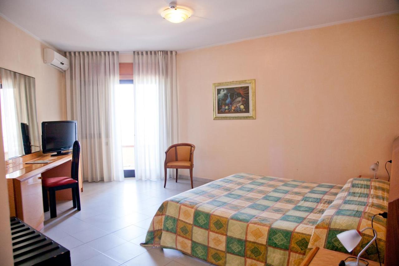 Hotel Melissa Torre Melissa Buitenkant foto